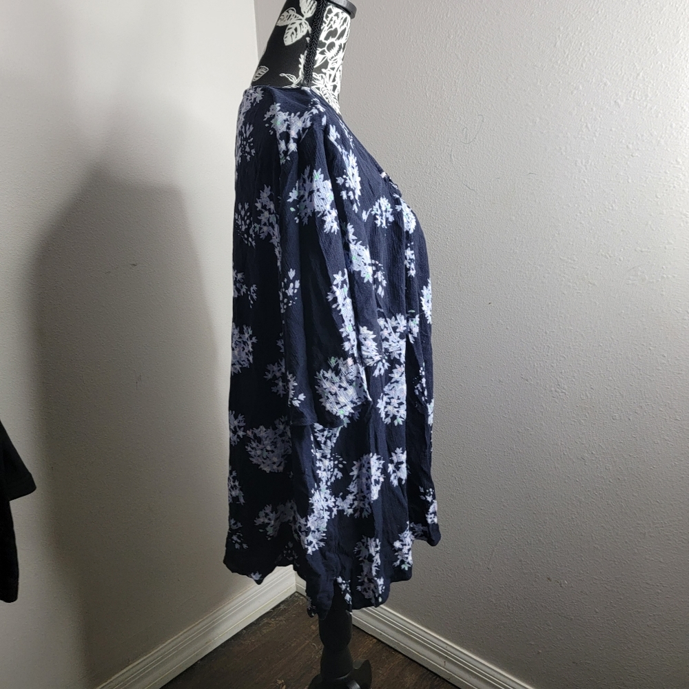 Lane Bryant floral design blouse - Picture 2 of 7